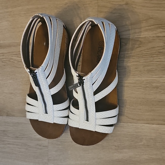 BearPaw White Open Toed Zip Strappy Cork Wrapped Sandal Size 6 - Picture 2 of 10